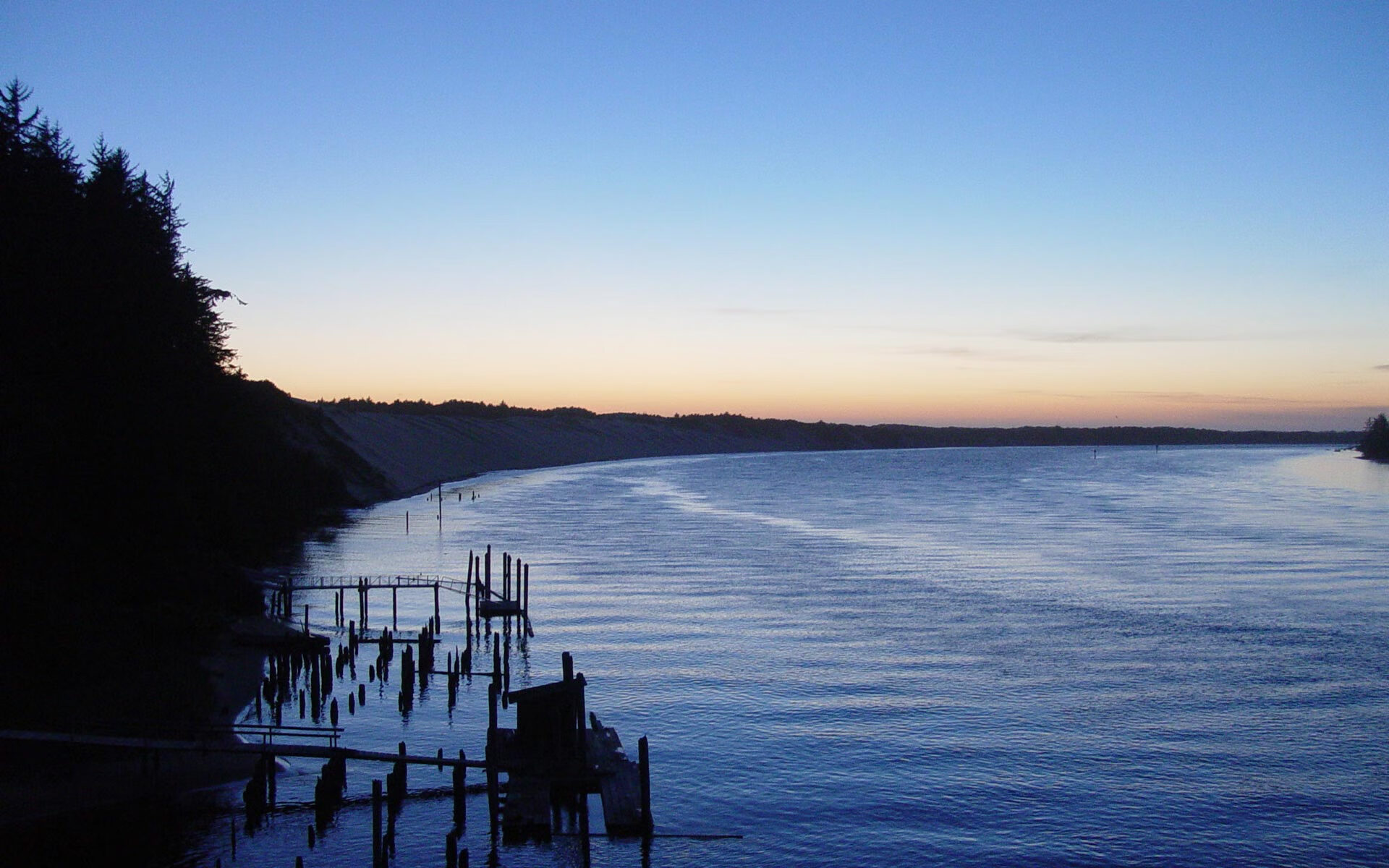 开云体育下载入口-巴萨主场2-1战胜马竞，德比战取胜，巴萨2-3不敌马竞